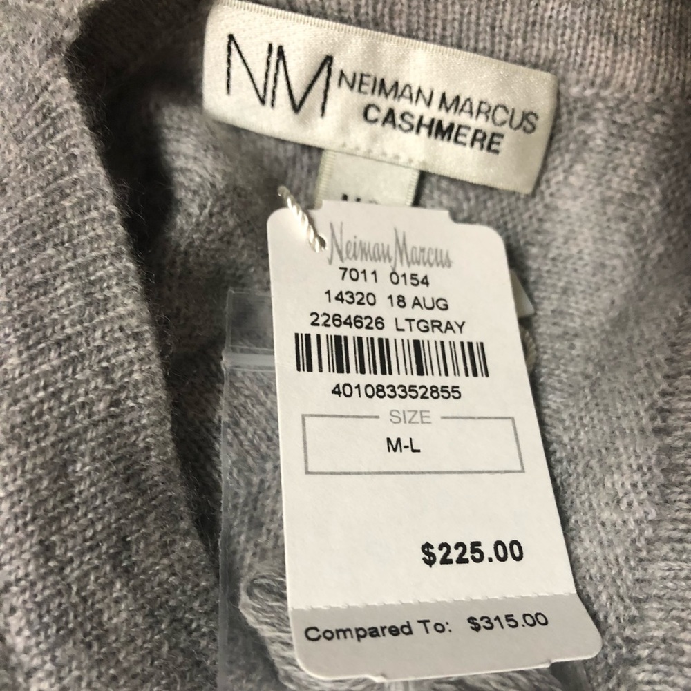sweater - Picture 3 of 3